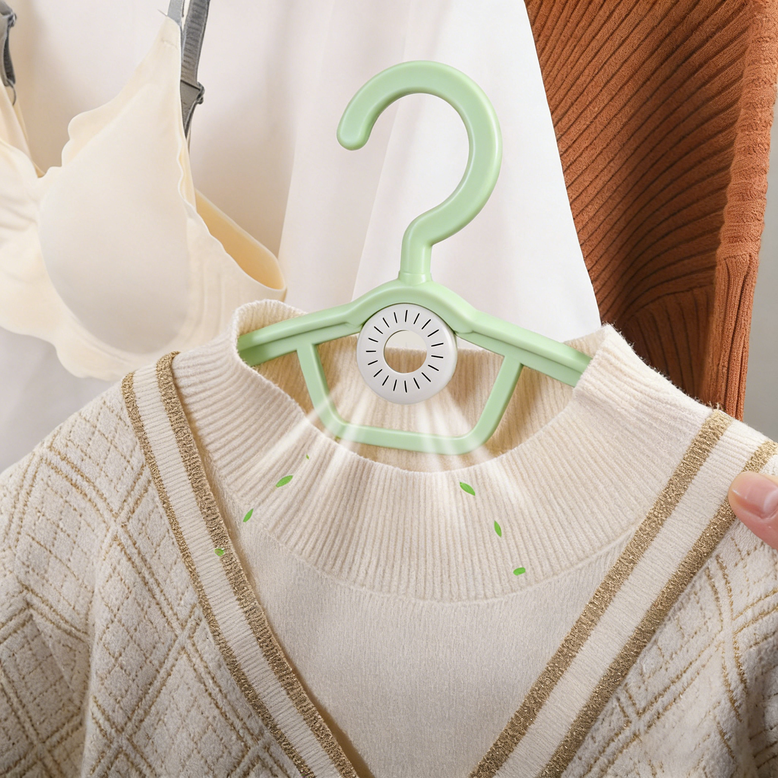 4 Functional Closet Hangers Set | Dehumidify Anti-Mold Anti-Mite Deodorize